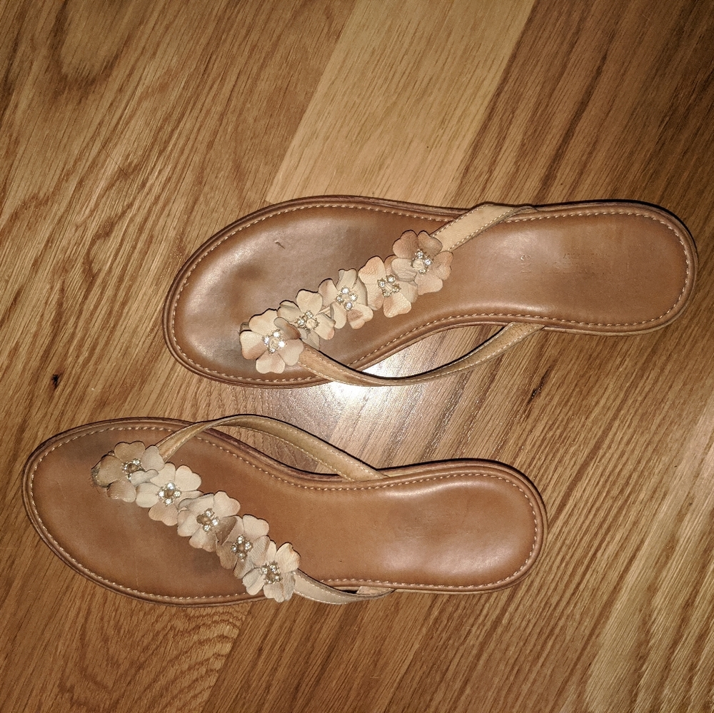 Nine West Leather Flip Flops
